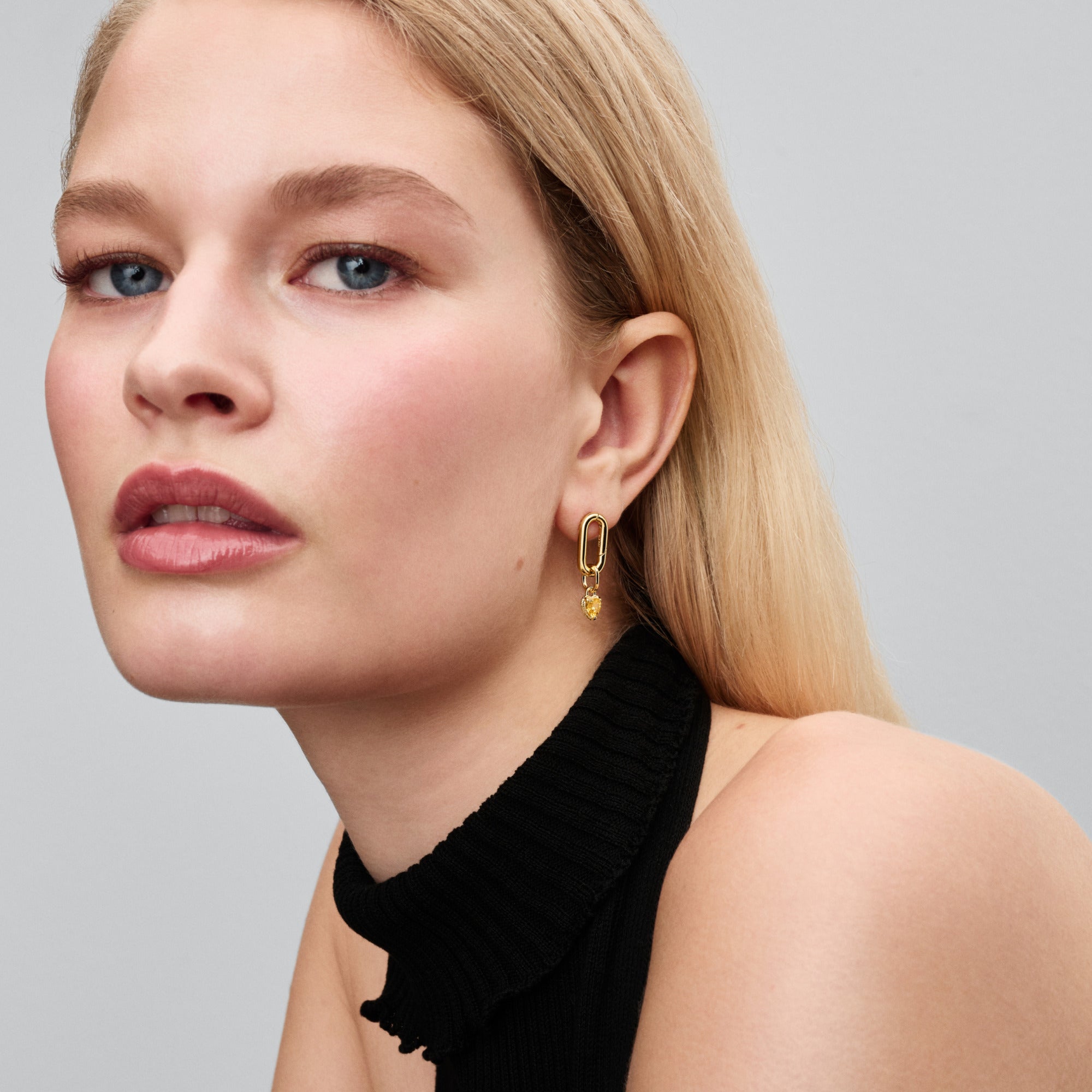 Openable Stud Earring