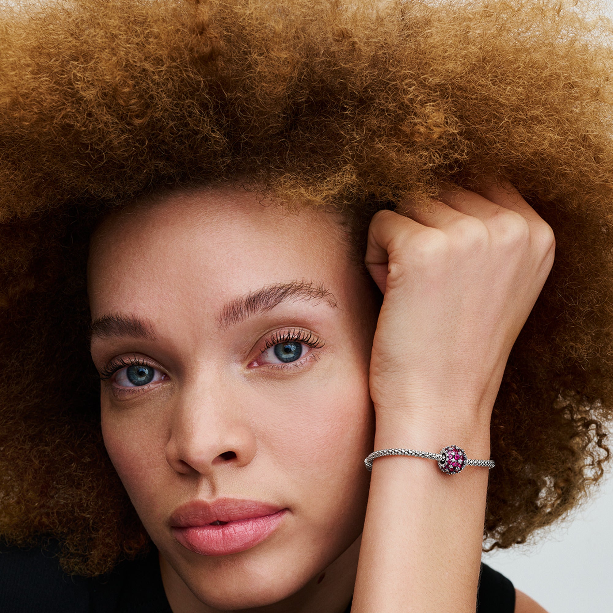 Sparkling Pavé Round Pink Charm