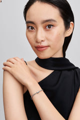 Round Clasp Wing Chain Bracelet