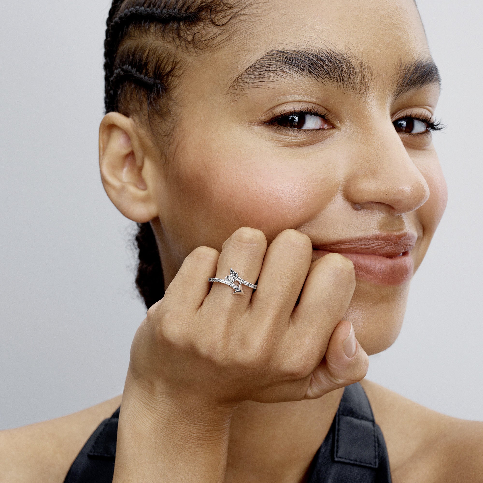 Sparkling Arrow Ring