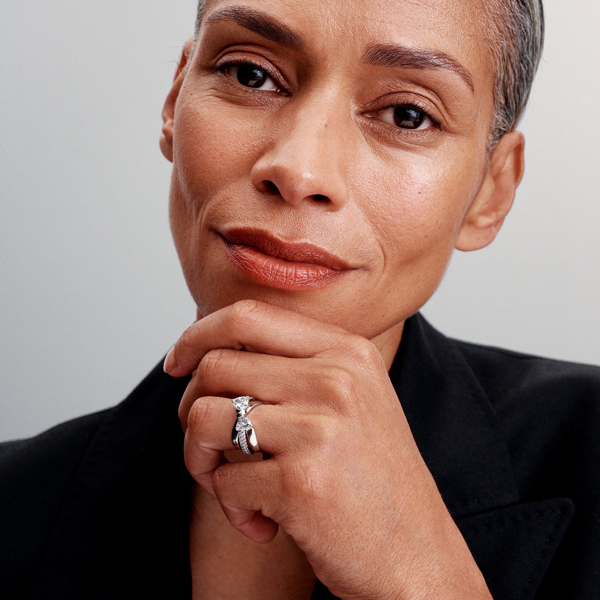 Sparkling Bow Crossover Ring